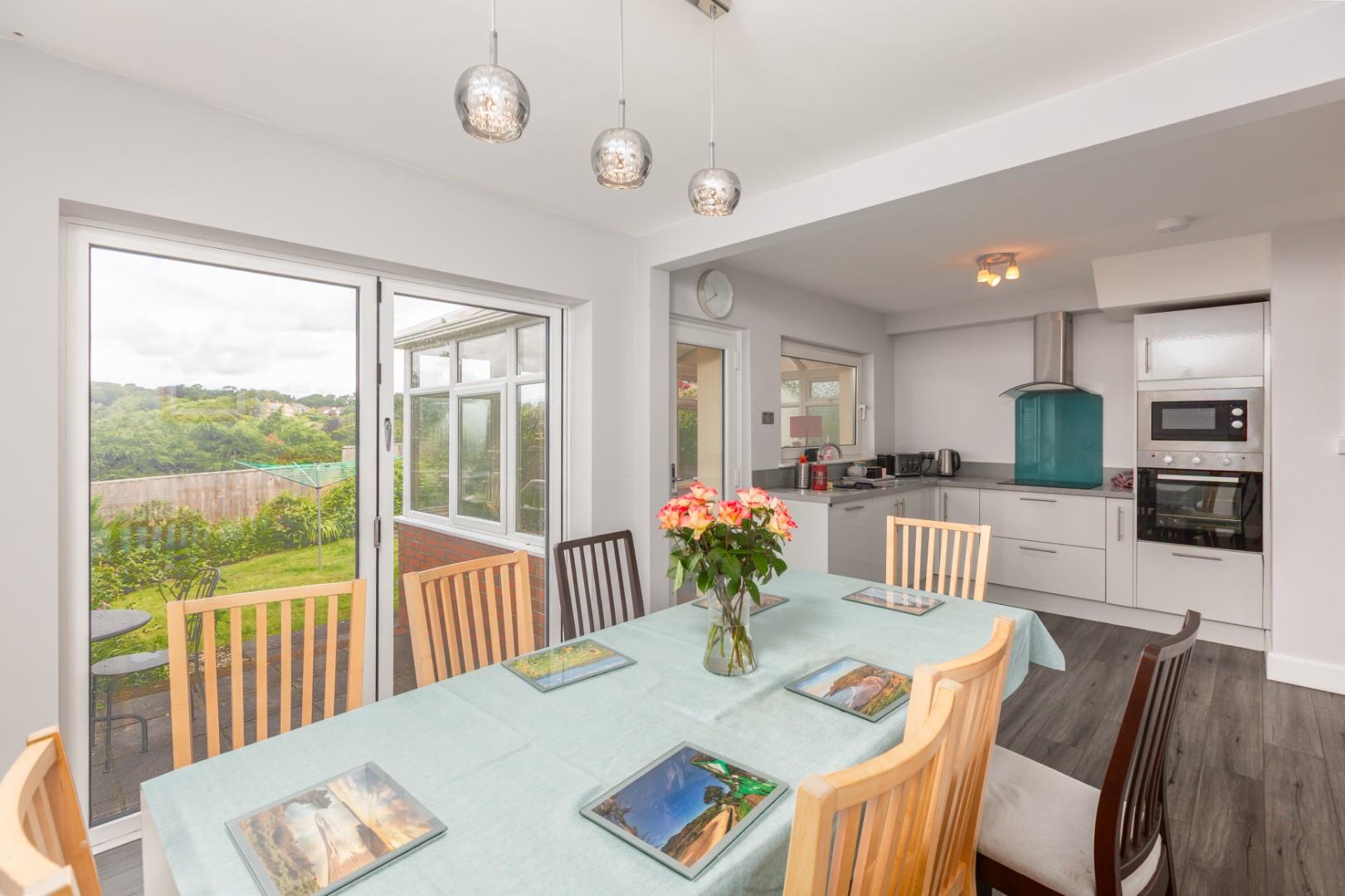 Overland Close, Mumbles, Swansea, SA3 4LR